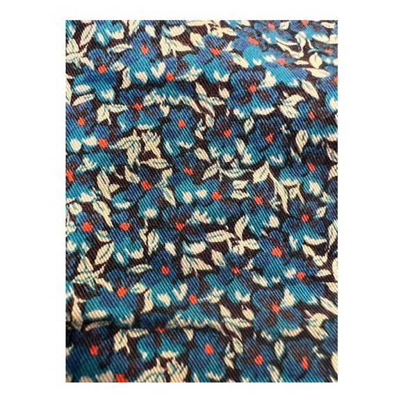 J. Crew Chino Ditsy Blue Flower Patch Contrast Border 3” Women’s Shorts Size 6 - Picture 4 of 13